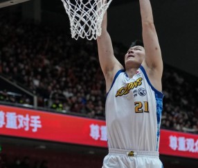 bob半岛体育官方网站-爬过一道坡，又迎一道坎！高速男篮8日晚客战卫冕冠军浙江广厦